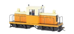 Bachmann Painted Unletterd - Orange & Cream - Whitcomb 50-TonDCC (On30)