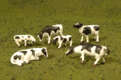 Bachmann Cows - Black & White -O Scale