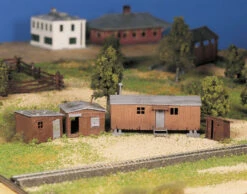 Bachmann Hobo Jungle (two Shacks, Box Car, Outhouse) (O Scale)