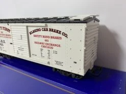 Klasing Car Brake Co. Boxcar (USA Trains 19036) 6 Klasing Car Brake Co. Boxcar (USA Trains 19036) -ModelToysWorld USA19036 02